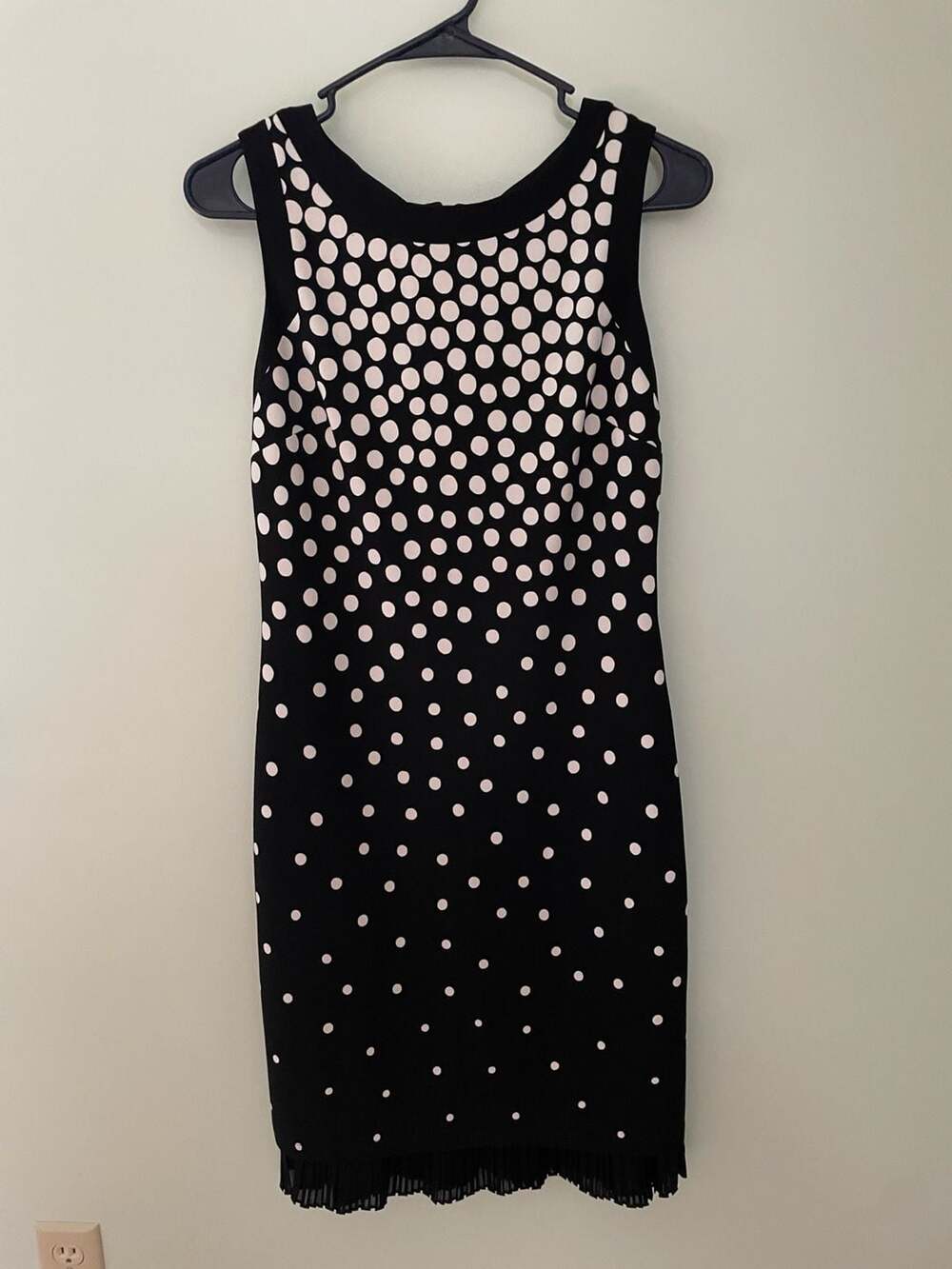 Frank Lyman Dress Size 2 Black White Polka Dot Sheath